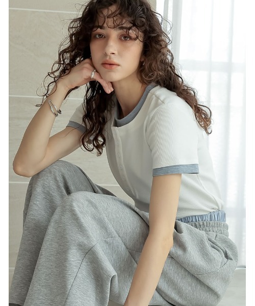 Re:EDIT(リエディ)の「配色ヘンリーネックレイヤード風半袖トップス(Tシャツ/カットソー・レディース・ブラック×ホワイト/ブラウン×イエロー/グレー×ホワイト/ホワイト×グレー・MEDIUM/LARGE)」の17枚目の写真