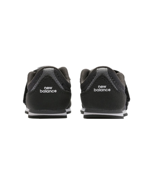 NEW BALANCE（ニューバランス）の「【New Balance／ニューバランス】NB IV323BK W ベビーシューズ（スニーカー・キッズ・ブラック・12.0cm/12.5cm/13.0cm/13.5cm/14.0cm/14.5cm/15.0cm/15.5cm/16.0cm/16.5cm）」の5枚目の写真