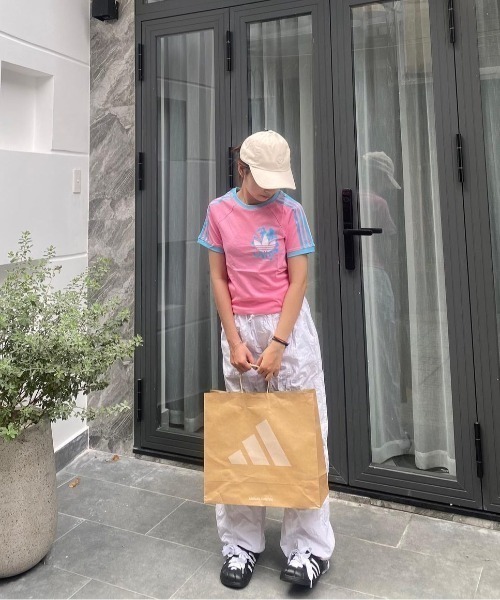 adidas(アディダス)の「adidas/アディダス サンダル ADILETTE CLOG 2.0 アディレッタクロッグ ストラップ付き JQ8058/JS1130/JS1131(サンダル・レディース・ブラック×ホワイト/ブラック×ブラック/ホワイト×ブラック・23.5cm/24.5cm/25.5cm/26.5cm/27.5cm/28.5cm)」の6枚目の写真