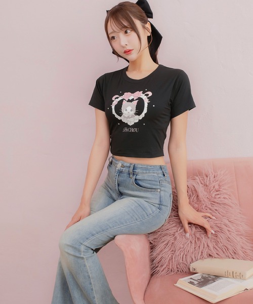 PriCHOU(プリシュ)の「Logo print Cropped T-Shirt/ロゴプリントクロップドTシャツ(Tシャツ/カットソー・レディース・ピンク/ホワイト/ブラック・FREE)」の2枚目の写真