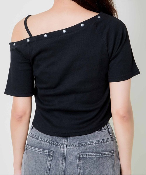 GORGE(ゴージ)の「《クロス風プリント×ワンショルデザイン》レディース Tシャツ 春夏秋 スタッズ付き(Tシャツ/カットソー・レディース・オフホワイト/ブラック/ブラウン・F)」の16枚目の写真