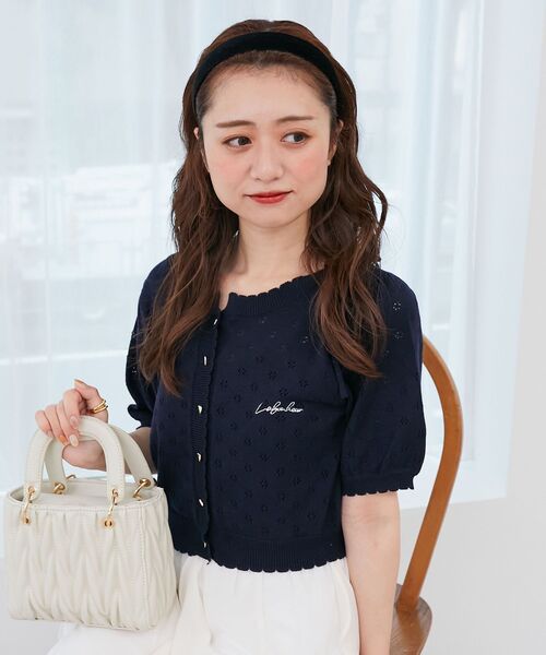 MAJESTIC LEGON（マジェスティックレゴン）の「キャミセットフラワーアイレットクルーカーデ（カーディガン/ボレロ・レディース・アイボリー/ネイビー/レッド/ブラウン・MEDIUM）」の3枚目の写真