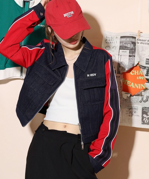NERDY(ノルディ)の「デニムミックストラックトップ(ジャージ・レディース・レッド/ベージュ/カーキ・M/SS/S)」の21枚目の写真