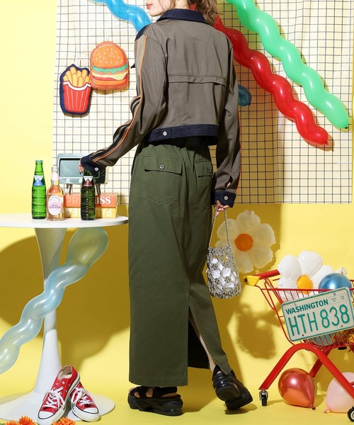 NERDY(ノルディ)の「デニムミックストラックトップ(ジャージ・レディース・レッド/ベージュ/カーキ・M/SS/S)」の17枚目の写真