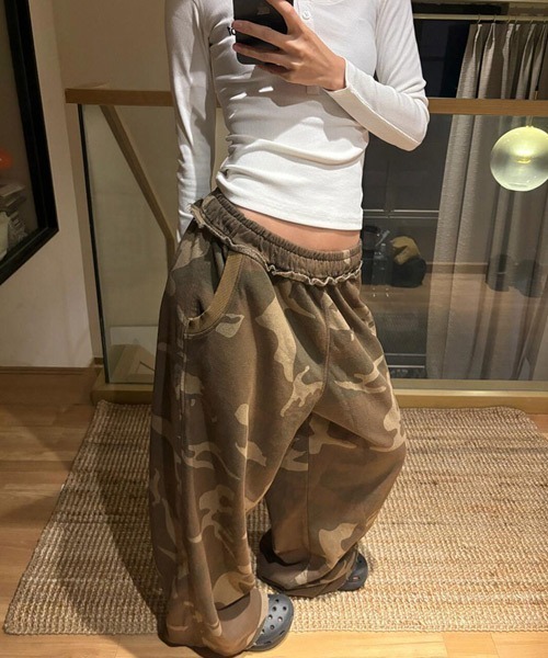 Ressaca(レサーカ)の「ルーズシルエットカモフラージュ柄スウェットパンツ(スウェットパンツ・レディース・カモフラージュ・S/M)」の1枚目の写真