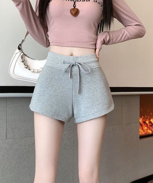Mayree(メイリー)の「【Mayree】スウェット ショート 薄手 パンツ(スウェットパンツ・レディース・グレー/ブラック・MEDIUM/LARGE/SMALL)」の6枚目の写真