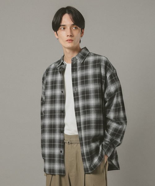 RAGEBLUE（レイジブルー）の「ビッグシルエット/オンブレチェックシャツ（シャツ/ブラウス・メンズ・ブラウン/ホワイト系その他/ネイビー/ブラック・LARGE/SMALL/MEDIUM）」の2枚目の写真