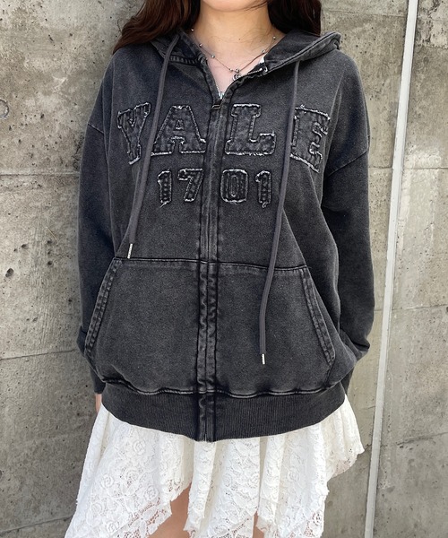 ROGER AND RAW(ロジャーアンドロウ)の「デニムジップアップパーカー(パーカー・レディース・ブラック/ブルー・FREE)」の1枚目の写真