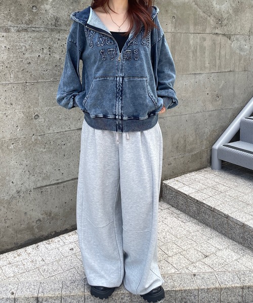 ROGER AND RAW(ロジャーアンドロウ)の「デニムジップアップパーカー(パーカー・レディース・ブラック/ブルー・FREE)」の16枚目の写真