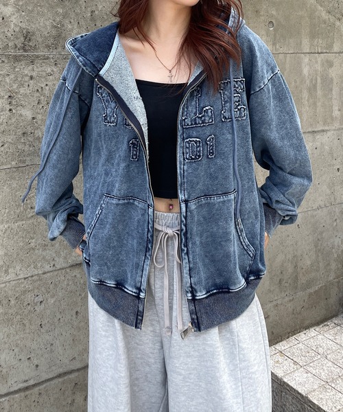 ROGER AND RAW(ロジャーアンドロウ)の「デニムジップアップパーカー(パーカー・レディース・ブラック/ブルー・FREE)」の11枚目の写真