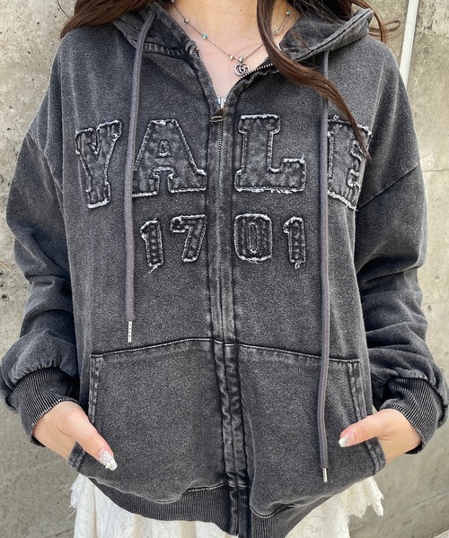 ROGER AND RAW(ロジャーアンドロウ)の「デニムジップアップパーカー(パーカー・レディース・ブラック/ブルー・FREE)」の3枚目の写真