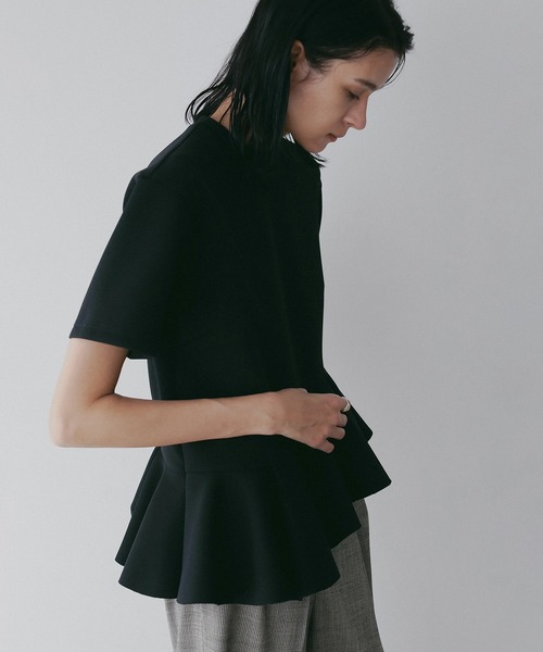 MANOF（マノフ）の「FRILL DESIGN CUT TOPS（Tシャツ/カットソー・レディース・ブラック/パープル/ホワイト・F）」の3枚目の写真