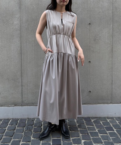 &g'aime(アンジェム)の「【&g'aime】レザー切替ティアードワンピース Leather-Panel Tiered Dress(ワンピース・レディース・ブラック/グレイッシュベージュ・FREE)」の1枚目の写真