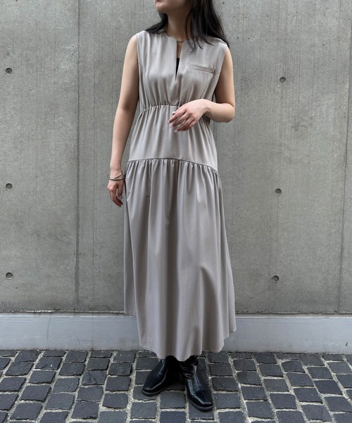 &g'aime(アンジェム)の「【&g'aime】レザー切替ティアードワンピース Leather-Panel Tiered Dress(ワンピース・レディース・ブラック/グレイッシュベージュ・FREE)」の3枚目の写真