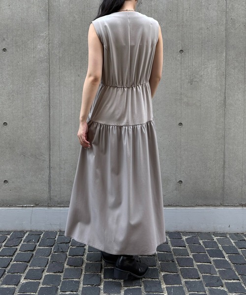 &g'aime(アンジェム)の「【&g'aime】レザー切替ティアードワンピース Leather-Panel Tiered Dress(ワンピース・レディース・ブラック/グレイッシュベージュ・FREE)」の8枚目の写真