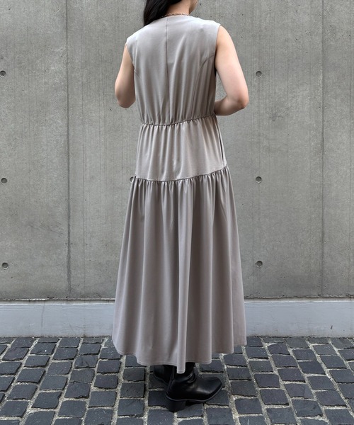 &g'aime(アンジェム)の「【&g'aime】レザー切替ティアードワンピース Leather-Panel Tiered Dress(ワンピース・レディース・ブラック/グレイッシュベージュ・FREE)」の9枚目の写真