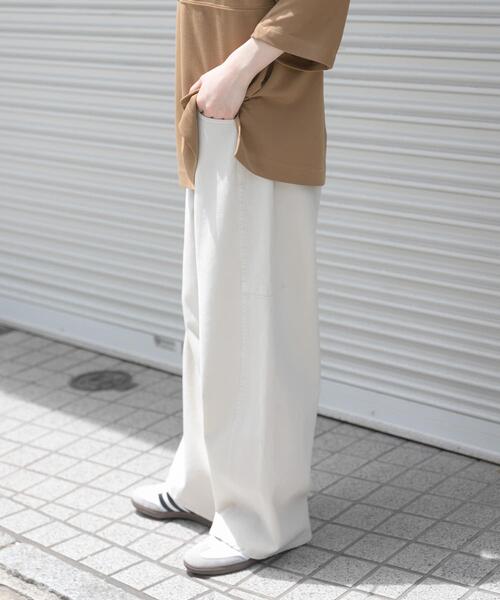 FORK&SPOON（フォークアンドスプーン）の「FORK&SPOON　ガーメントダイツイルカーブパンツ（その他パンツ・レディース・アイボリー/チャコールグレー・1/2）」の4枚目の写真