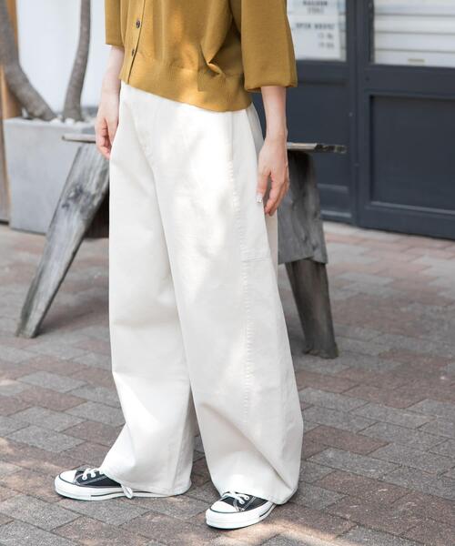 FORK&SPOON（フォークアンドスプーン）の「FORK&SPOON　ガーメントダイツイルカーブパンツ（その他パンツ・レディース・アイボリー/チャコールグレー・1/2）」の12枚目の写真