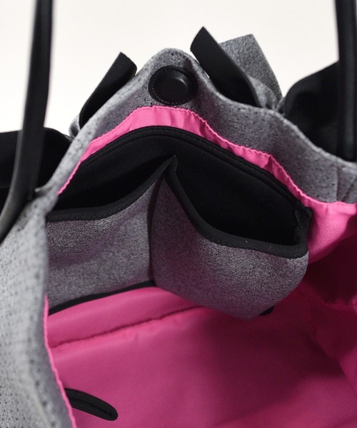 U（ユー）の「Moelleux モワルー フリルトートバッグ（トートバッグ・レディース・ブラック/ピンク/グレー/シルバー・FREE）」の22枚目の写真