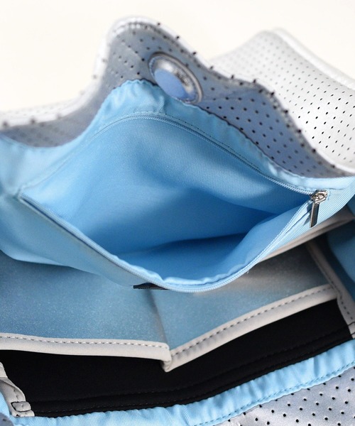 U（ユー）の「Moelleux モワルー フリルトートバッグ（トートバッグ・レディース・ブラック/ピンク/グレー/シルバー・FREE）」の15枚目の写真