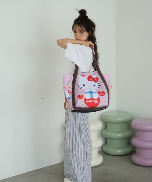 sanrio(サンリオ)の「サンリオキャラクターズ バルーントート2(トートバッグ・レディース・ピンク/グレー/レッド/サックスブルー/パープル/ライトブルー/スカイブルー/ベビーピンク/レッド系その他/ブラック×レッド/ブラック系その他/レッド系その他2/その他/レオパード/その他1/ピンク系その他/ホワイト系その他/グリーン・FREE)」の1枚目の写真