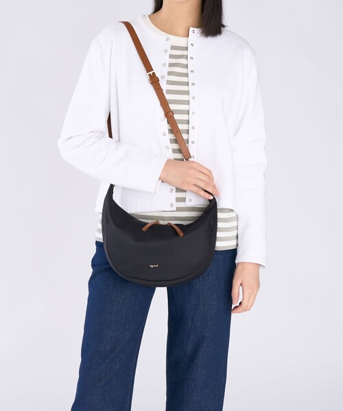 agnes b.(アニエスベー)の「ナイロン 2way ミディアム ショルダーバッグ "Tsuki" ZAS07-01(ショルダーバッグ・レディース・ブラウン・FREE)」の7枚目の写真