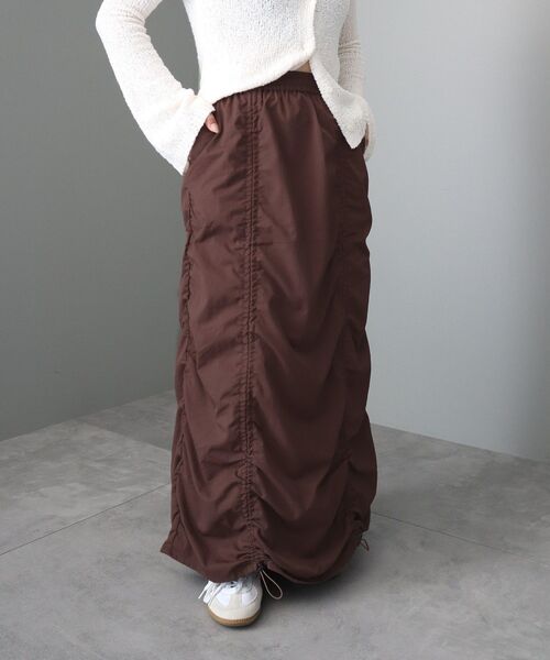 CRAFT STANDARD BOUTIQUE(クラフトスタンダードブティック)の「ドロストシャーリングデザインスカート(スカート・レディース・ブラウン/ブラック・FREE)」の1枚目の写真