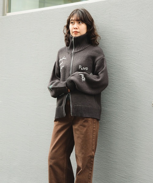 B:MING by BEAMS（ビーミングバイビームス）の「手書き刺繍 ニット（ニット/セーター・レディース・レッド/チャコールグレー/オフホワイト・ONE SIZE）」の7枚目の写真