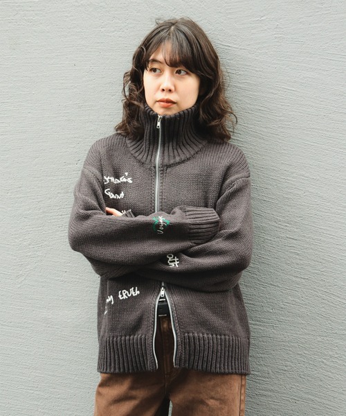 B:MING by BEAMS（ビーミングバイビームス）の「手書き刺繍 ニット（ニット/セーター・レディース・レッド/チャコールグレー/オフホワイト・ONE SIZE）」の9枚目の写真