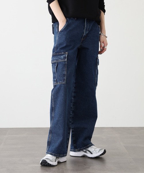 GUESS JEANS(ゲスジーンズ)の「GUESS JEANS GJ G10 CARGO PANTS ゲス ワイドカーゴパンツ デニムパンツ ジーンズ(デニムパンツ・レディース・インディゴブルー・29inch/27inch/25inch/24inch/28inch/26inch)」の15枚目の写真