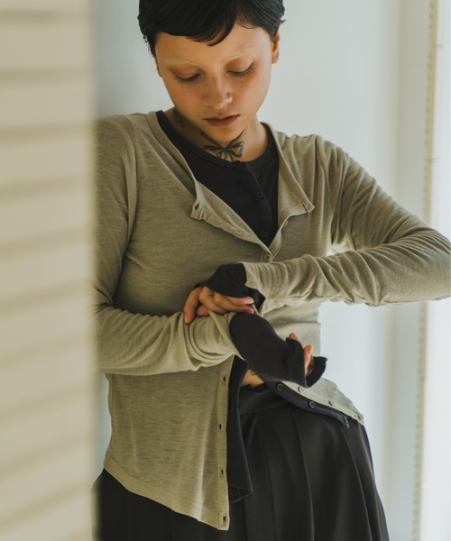 lit(リット)の「Front Curve Cut Cardigan(Tシャツ/カットソー・レディース・チャコールグレー/セージグリーン/アイボリー・FREE)」の19枚目の写真