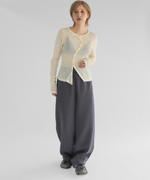 lit(リット)の「Front Curve Cut Cardigan(Tシャツ/カットソー・レディース・チャコールグレー/セージグリーン/アイボリー・FREE)」の4枚目の写真