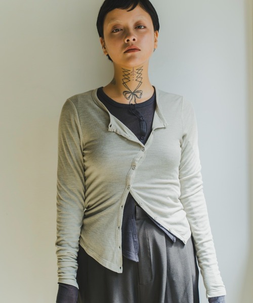 lit(リット)の「Front Curve Cut Cardigan(Tシャツ/カットソー・レディース・チャコールグレー/セージグリーン/アイボリー・FREE)」の19枚目の写真