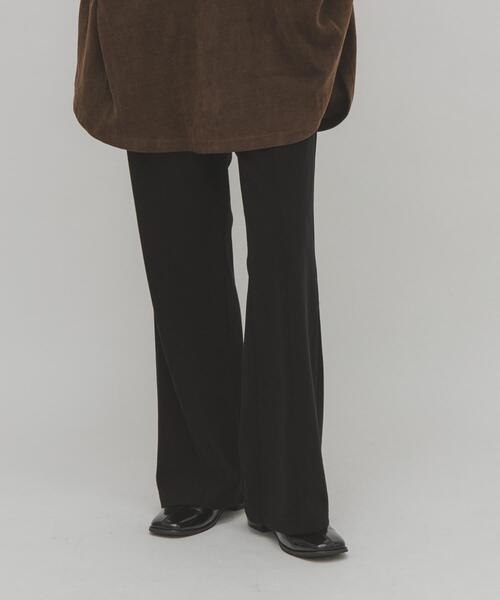 KBF（ケイビーエフ）の「イージーフレアパンツ（その他パンツ・レディース・アイボリー/ブラック/ダークブラウン・ONE）」の17枚目の写真