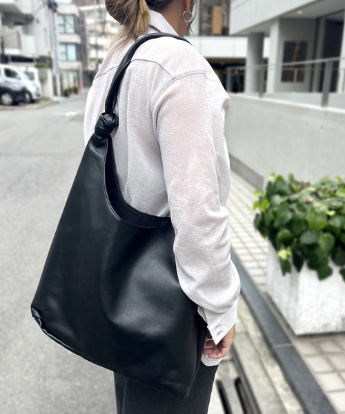 ALTROSE(アルトローズ)の「【ALTROSE】アルトローズ ワンハンドル A4収納 トートバック(トートバッグ・レディース・アイボリー/ブラウン/ブラック・FREE)」の8枚目の写真