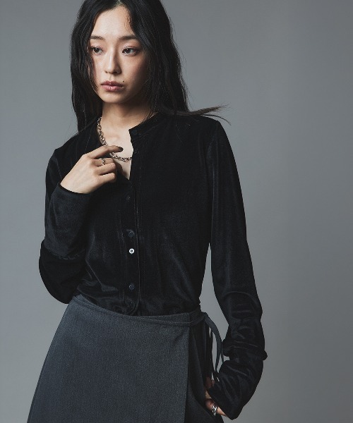 W:Huku(フーク)の「ベロア コンパクト カーディガン / Velour Compact Cardigan(Tシャツ/カットソー・レディース・ブラック/ブラウン/ベージュ/ネイビー・FREE)」の15枚目の写真