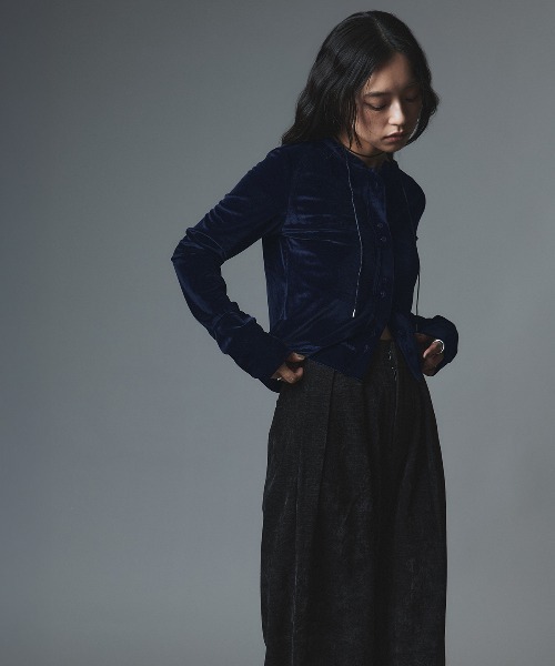 W:Huku(フーク)の「ベロア コンパクト カーディガン / Velour Compact Cardigan(Tシャツ/カットソー・レディース・ブラック/ブラウン/ベージュ/ネイビー・FREE)」の16枚目の写真