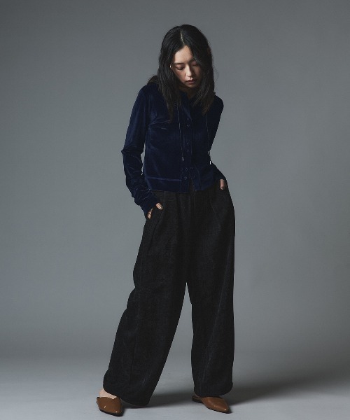 W:Huku(フーク)の「ベロア コンパクト カーディガン / Velour Compact Cardigan(Tシャツ/カットソー・レディース・ブラック/ブラウン/ベージュ/ネイビー・FREE)」の17枚目の写真