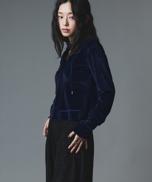 W:Huku(フーク)の「ベロア コンパクト カーディガン / Velour Compact Cardigan(Tシャツ/カットソー・レディース・ブラック/ブラウン/ベージュ/ネイビー・FREE)」の21枚目の写真