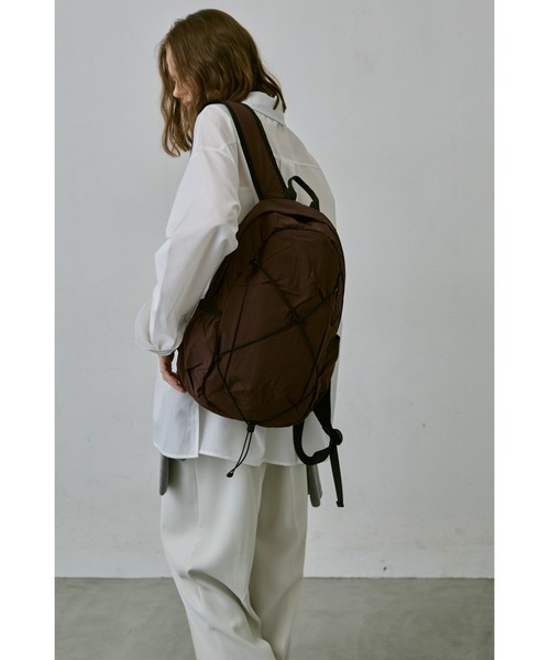 un/neu(アンノイ)の「ドローコードデイバッグ / リュック / PC収納可能(14inch)(バックパック/リュック・レディース・グレー/ブラック/ブラウン・FREE)」の5枚目の写真