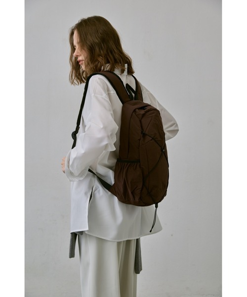 un/neu(アンノイ)の「ドローコードデイバッグ / リュック / PC収納可能(14inch)(バックパック/リュック・レディース・グレー/ブラック/ブラウン・FREE)」の14枚目の写真