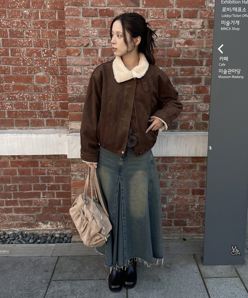 UNE MANSION（ユヌマンション）の「【ハイネック＆襟ありを楽しめる2way仕様】ふわふわインナームートンブルゾン/フライトジャケット（ブルゾン・レディース・ベージュ/ブラウン/キャメル・FREE）」の12枚目の写真