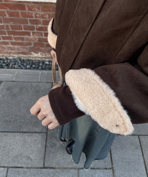 UNE MANSION（ユヌマンション）の「【ハイネック＆襟ありを楽しめる2way仕様】ふわふわインナームートンブルゾン/フライトジャケット（ブルゾン・レディース・ベージュ/ブラウン/キャメル・FREE）」の11枚目の写真