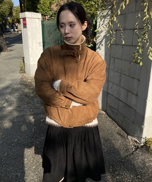 UNE MANSION（ユヌマンション）の「【ハイネック＆襟ありを楽しめる2way仕様】ふわふわインナームートンブルゾン/フライトジャケット（ブルゾン・レディース・ベージュ/ブラウン/キャメル・FREE）」の16枚目の写真