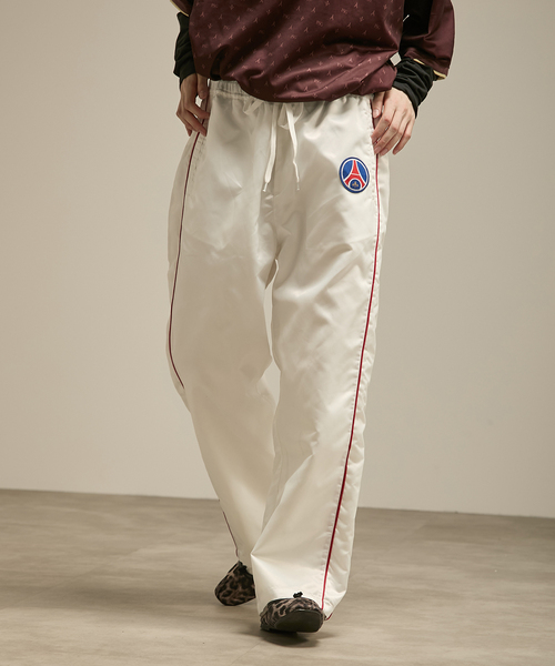 PARIS SAINT-GERMAIN（パリサンジェルマン）の「【Paris Saint-Germain / パリ・サン＝ジェルマン】JP Iconic Satin Pants（その他パンツ・メンズ・ホワイト/ネイビー・MEDIUM/LARGE）」の17枚目の写真