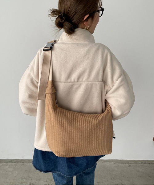 210nouve（トゥージュヌーブ）の「ナイロン ステッチ ショルダーバッグ（ショルダーバッグ・レディース・ブラック/カーキ/ブラウン/ベージュ・FREE）」の16枚目の写真