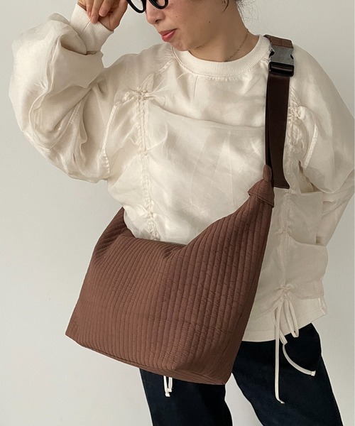 210nouve（トゥージュヌーブ）の「ナイロン ステッチ ショルダーバッグ（ショルダーバッグ・レディース・ブラック/カーキ/ブラウン/ベージュ・FREE）」の18枚目の写真