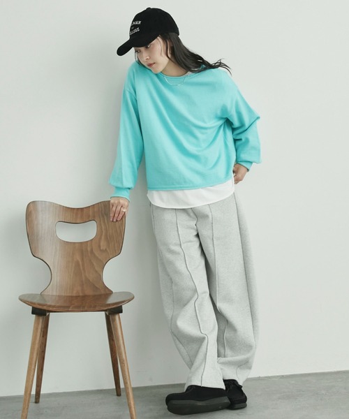 Doux archives（ドゥアルシーヴ）の「カーリングボートネックニットプルオーバー（ニット/セーター・レディース・シアン/グレイッシュベージュ/ブラック/グレー・FREE）」の20枚目の写真