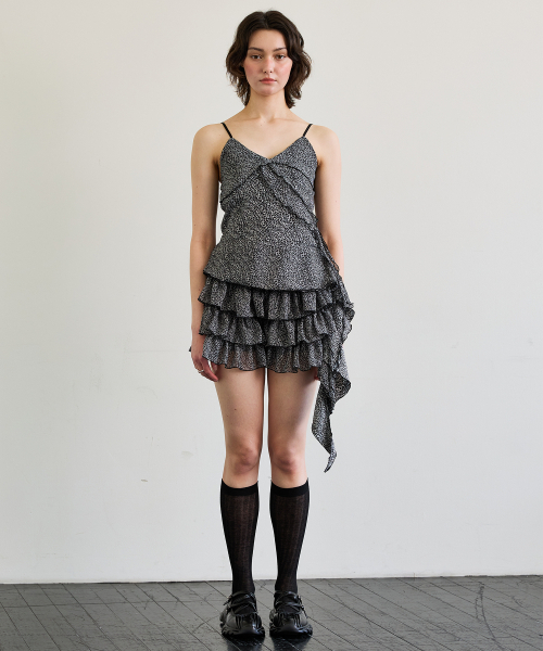 ARI(アリ)の「LEOPARD FRILL SLEEVELESS TOP / GRAY(シャツ/ブラウス・レディース・グレー・FREE)」の2枚目の写真
