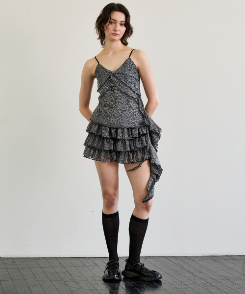 ARI(アリ)の「LEOPARD FRILL SLEEVELESS TOP / GRAY(シャツ/ブラウス・レディース・グレー・FREE)」の5枚目の写真
